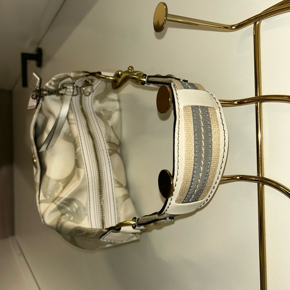 Coach Hobo Purse - Picture 4 of 7